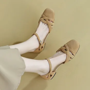 Новые летние сандалии в римском стиле, женская модная обувь абрикосового цвета, элегантная обувь на плоской подошве с квадратным носком и мягкой подошвой туфли женские